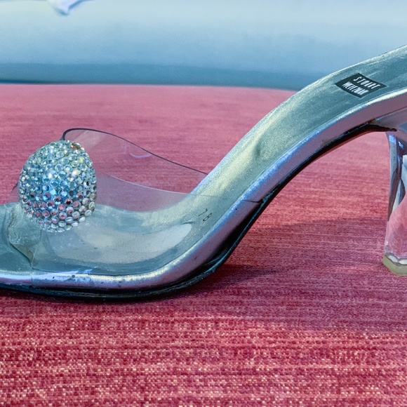 Stuart Weitzman Cinderella's Glass Slippers - Picture 12 of 14